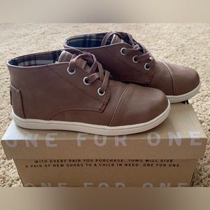 Toms boys high top leather boots / size 12